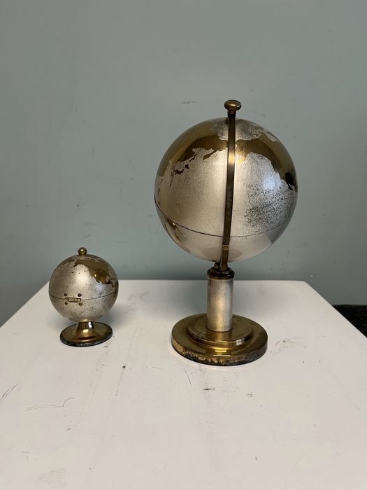 Глобус - диспенсър / 50-те