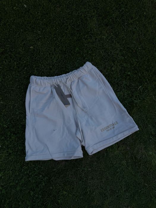 Pantaloni Scurti Essentials / Premium / 2026