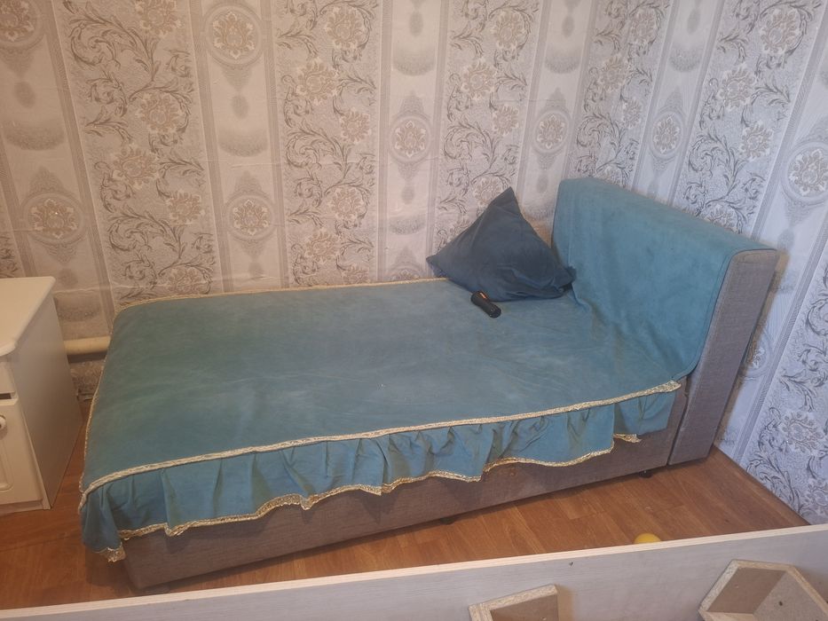 Продам.        диван