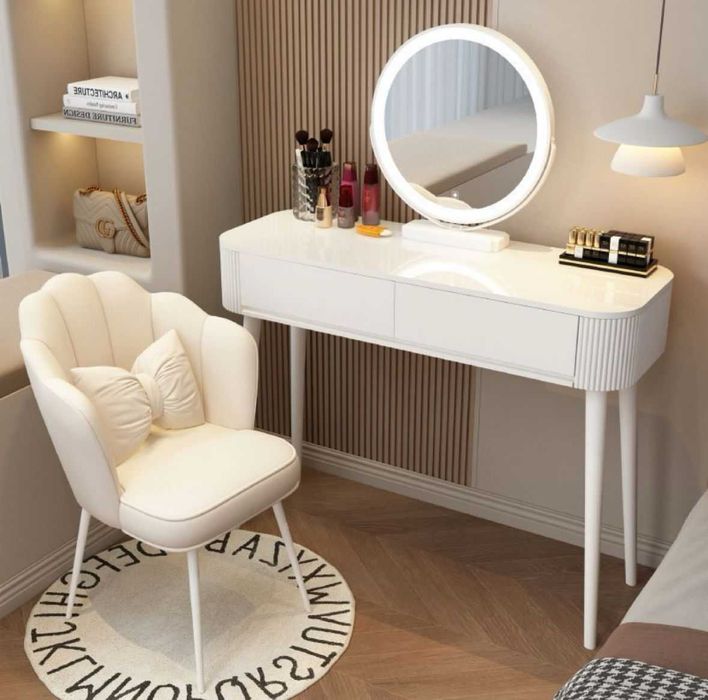 Туалетный столик Дамский столик  стол