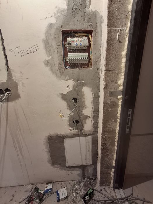 Электрик услуги качественно спецалист 24/7