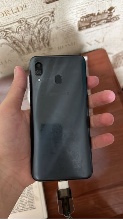 Продам Samsung A30
