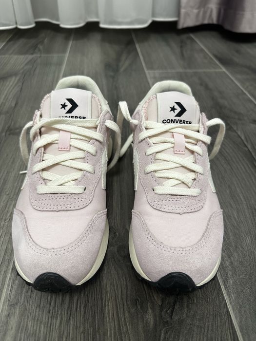 Converse Omega Trainer