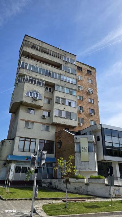 Vand ap cu 3 camere zona centrala