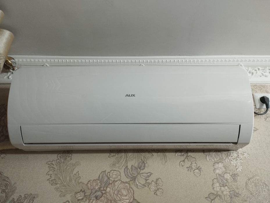 Продам кондиционер AUX размер 12