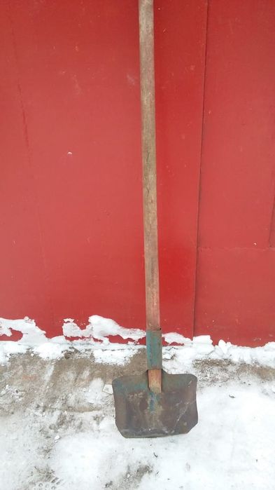 Лопата совковая с черенком и без