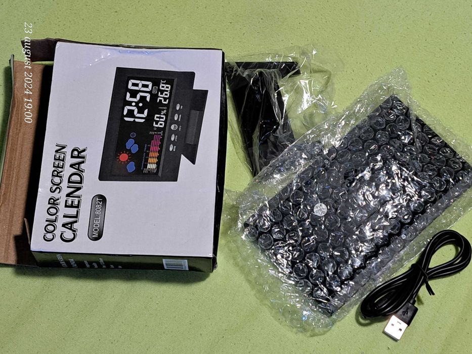 Ceas de masa 5 in 1, cu mulriple functii, nou