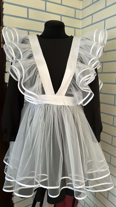 Фартук школьный в отличном состоянии