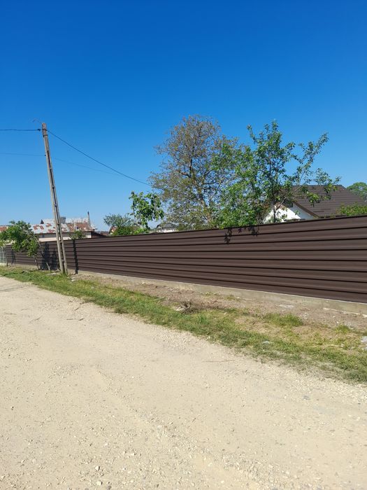 Construim garduri din sipca metalica panou tip jaluzea tablă plasă BCA