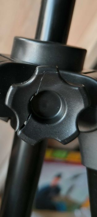 Trepied foto / videoproiector