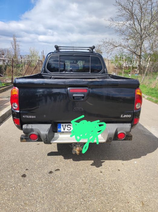 Vănd Mitsubishi L200