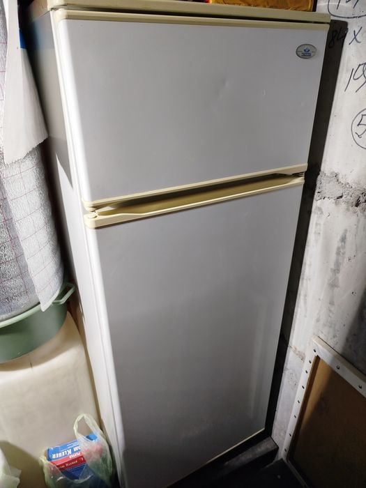 Продам холодильник