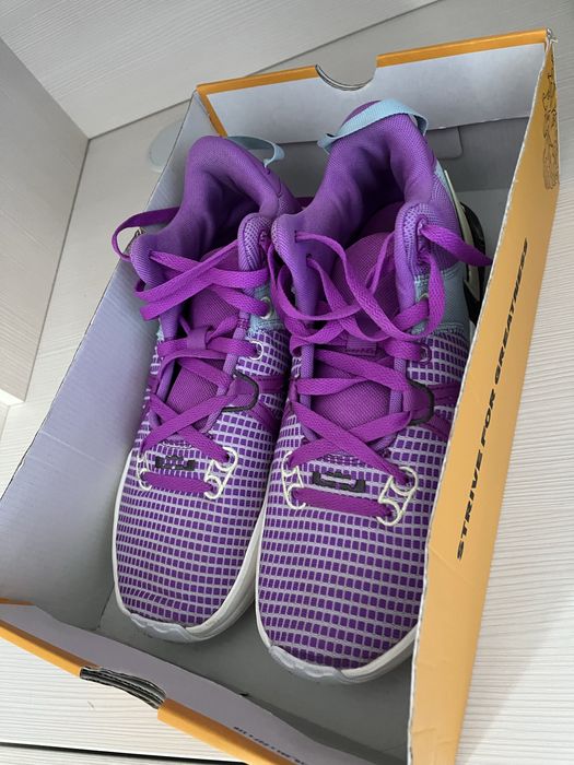 Papuci basket Nike Lebron Witness VII