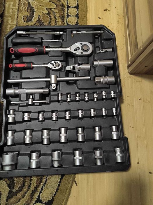 Scule de mana, tubulare chei