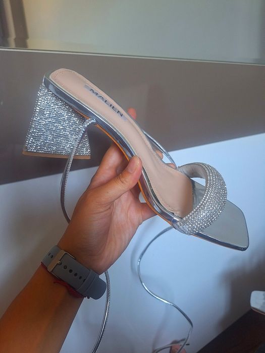 Сребърни официални сандали с дебел токк