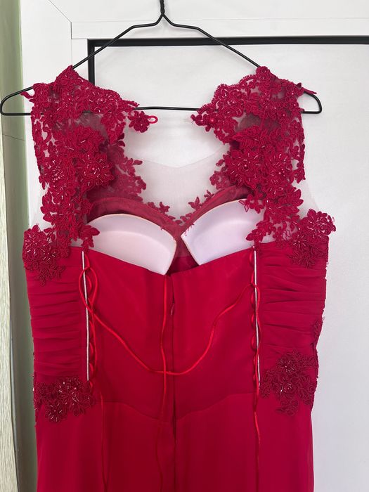 Абитуриентска рокля