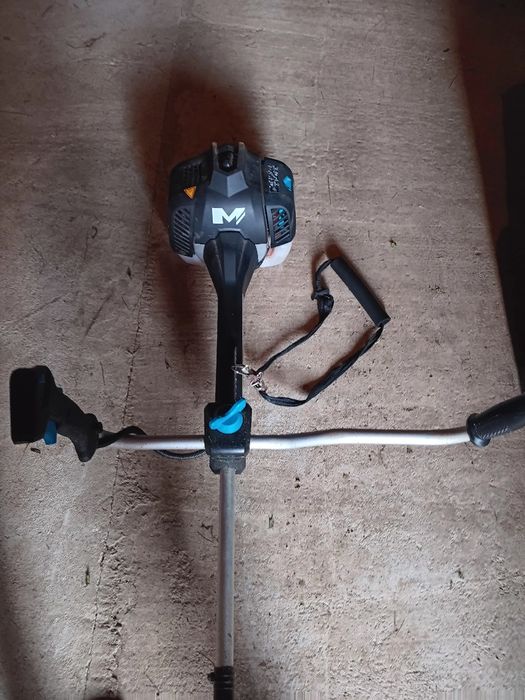 Vând moto cositoare mac folosita cel mult 5 ori