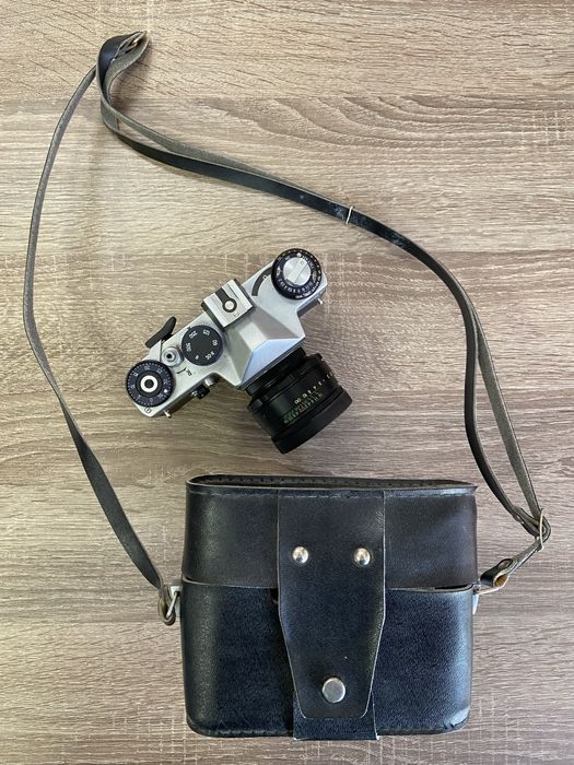 Винтидж 35мм огледално-рефлексен фотоапарат Zenit ET