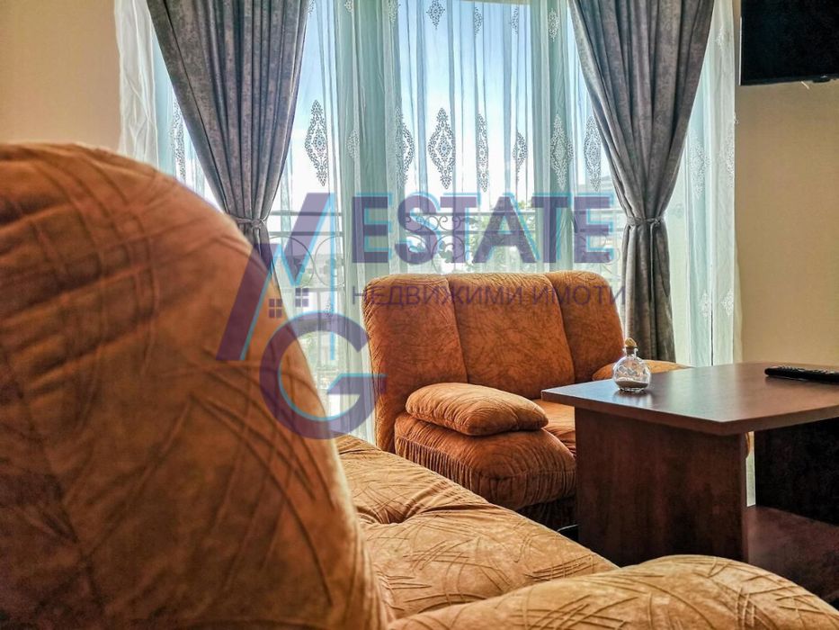 Продава целогодишно работещ Хотел в центъра на  кк.Слънчев Бряг