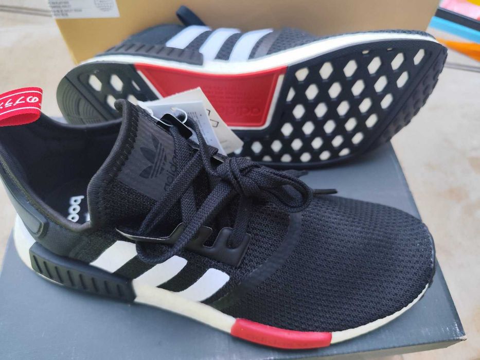 Мъжки маратонки  ADIDAS NMD R1   Оригинални   EU44