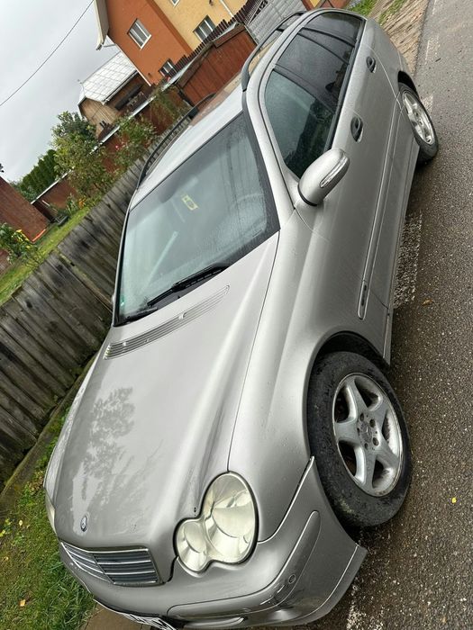 MERCEDES-BENZ CLS 2004 — imagine 2