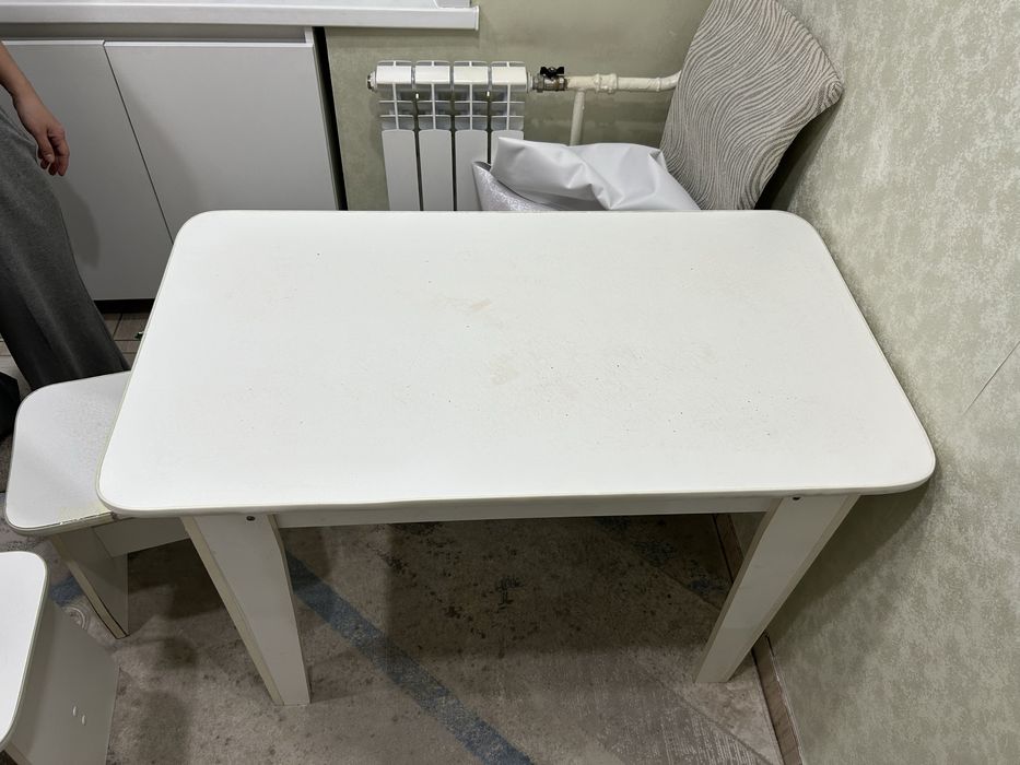 Стол кухонный, 55 на 100. 7 тыс
