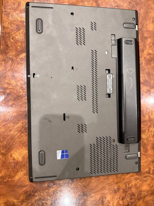 AS IS на запчасти Thinkpad t460 в хорошем внешнем  состоянии