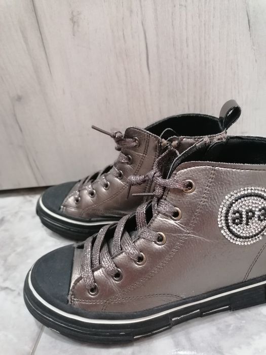 Блестящи кецове за момиче