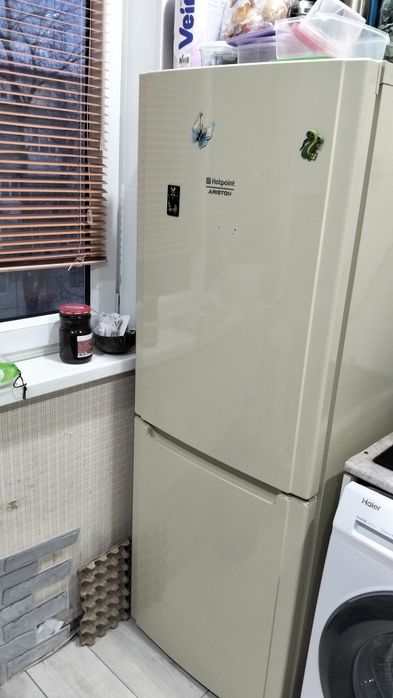 Холодильник Ariston Hotpoint