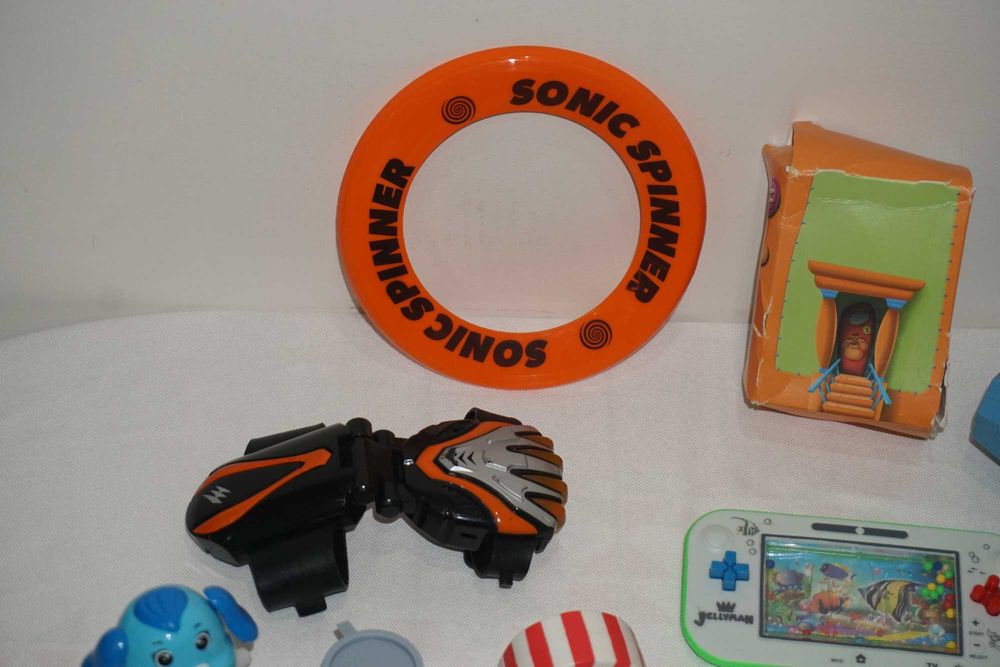 Лот от 12 Различни Детски Играчки