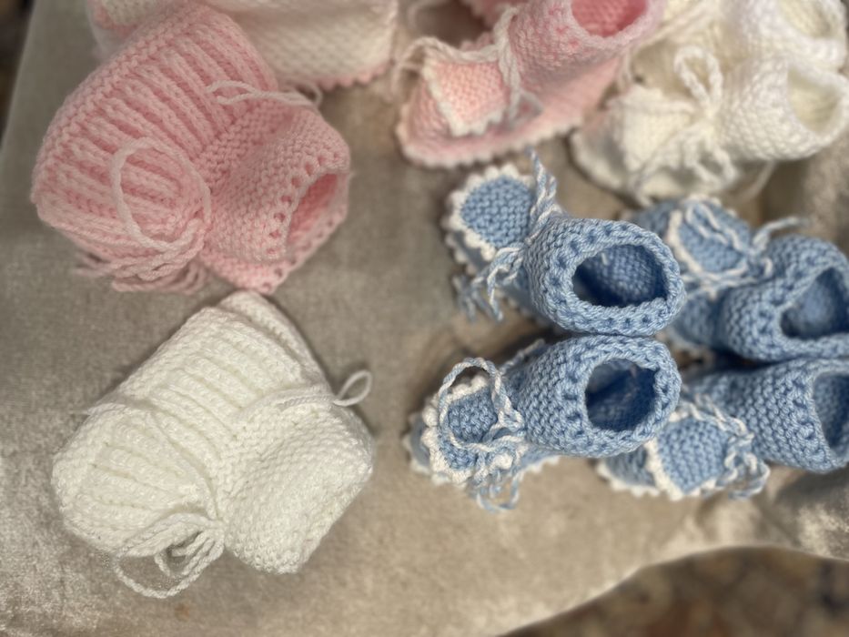 Плетени бебешки терлички