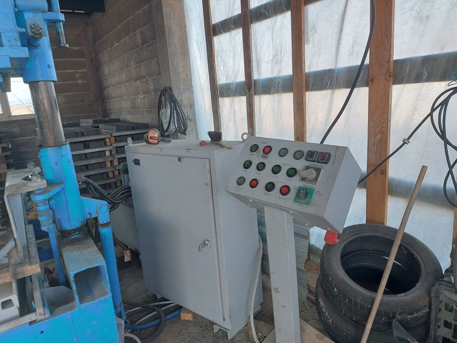 Машина за производство на тротоарни плочки