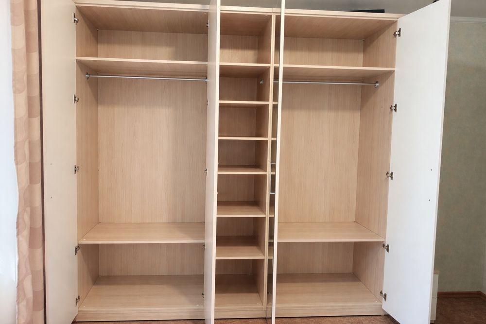 Продам шкаф в идеальном состояниии