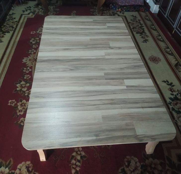 Xontaxtalar bor mexmonxona va oshxona uchun