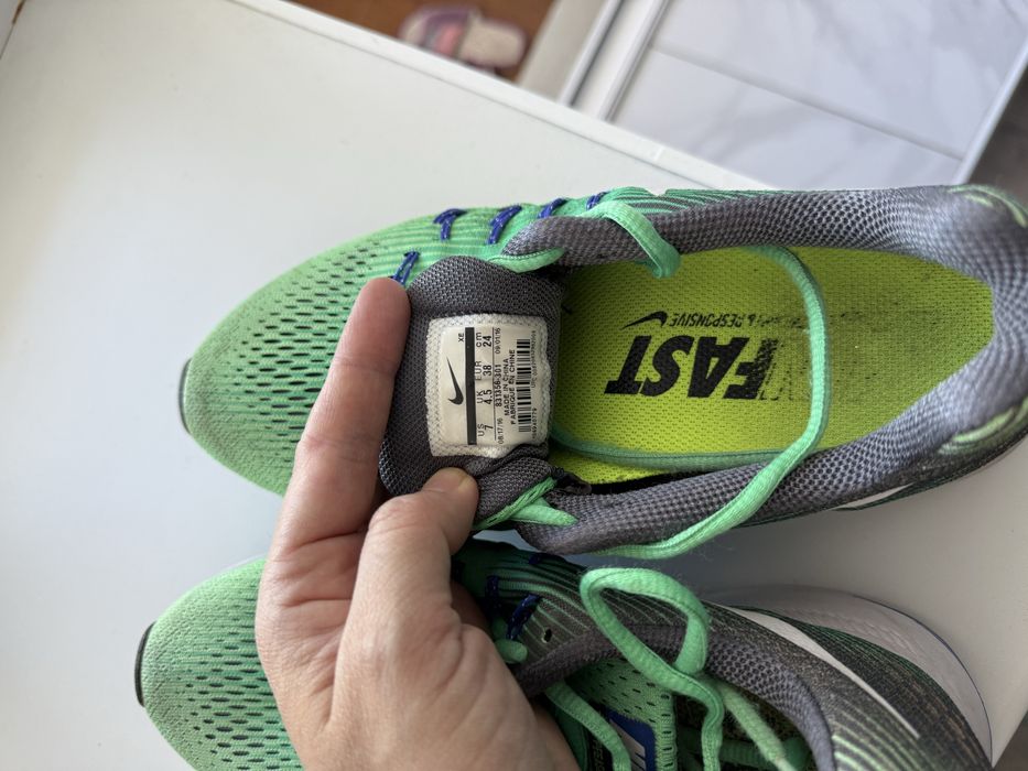 Продам кроссовки Nike оригинал