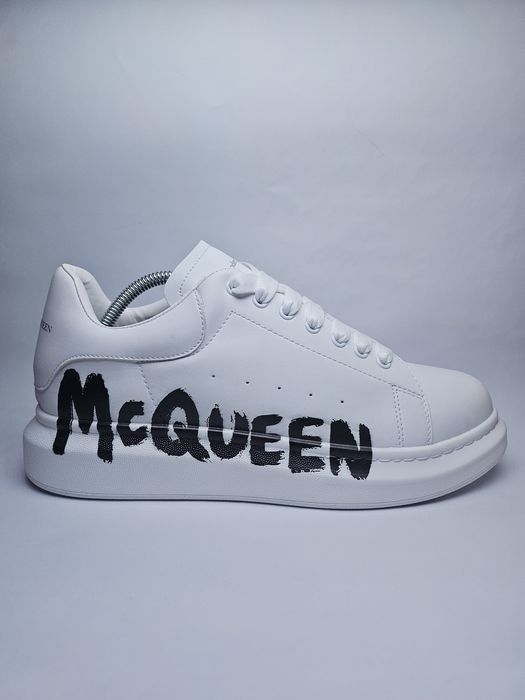 Alexander McQueen albi mărimea 45
