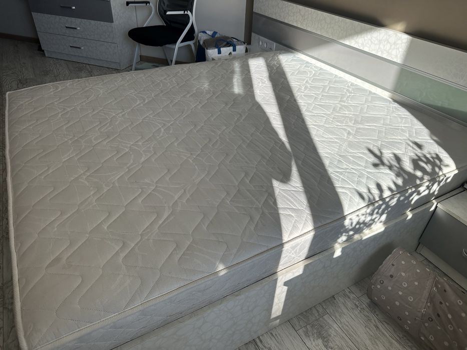 Матрак еднолицев 160/190 запазен