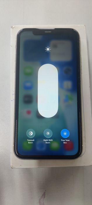 Продам Айфон 11. 128 гб