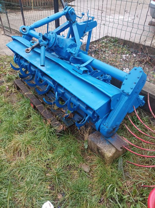 Vând freza în stare buna