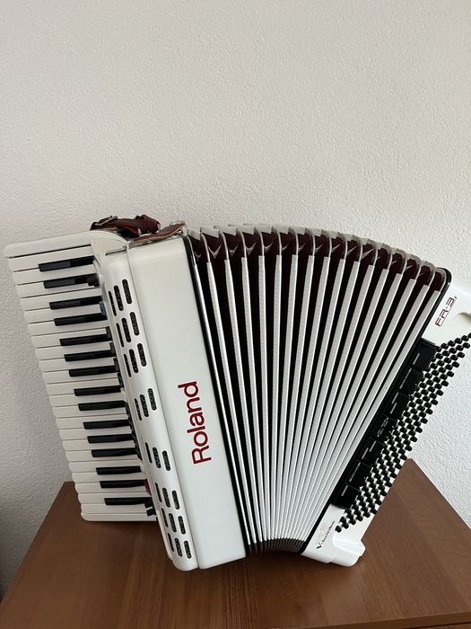 Дигитален акордеон Roland FR-3s Бартер