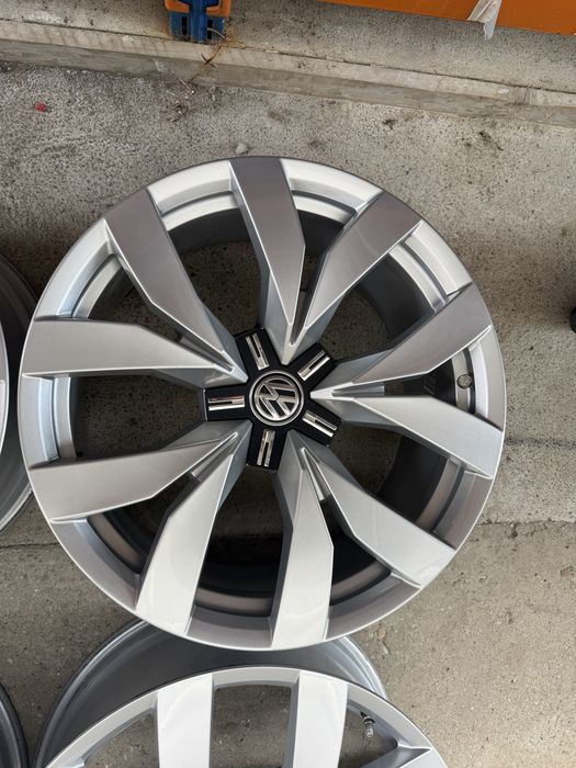 Jante Aliaj 20 Originale VW Touareg III CR Montero 760601025C