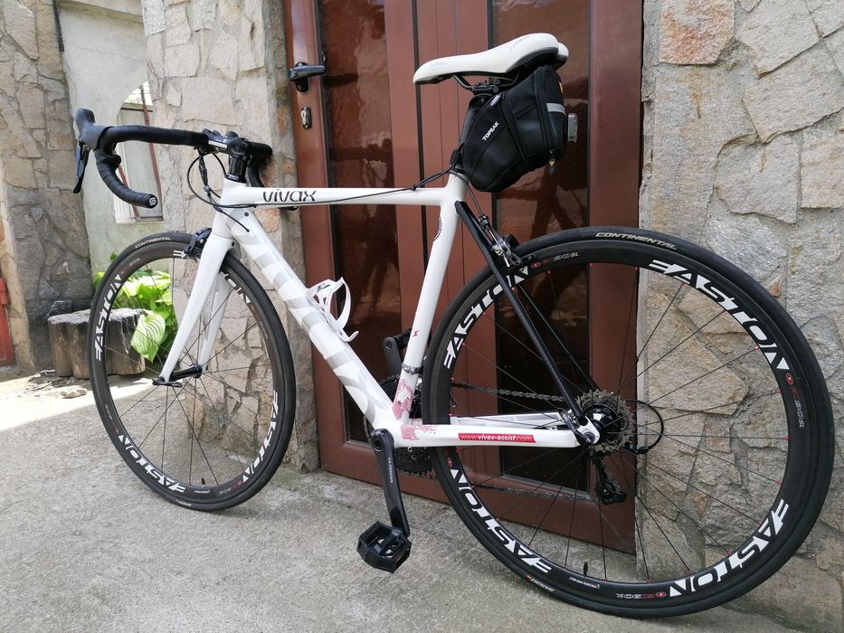 Шосеен Електрически VIVAX  Carbon, Shimano Ultegra 3*10