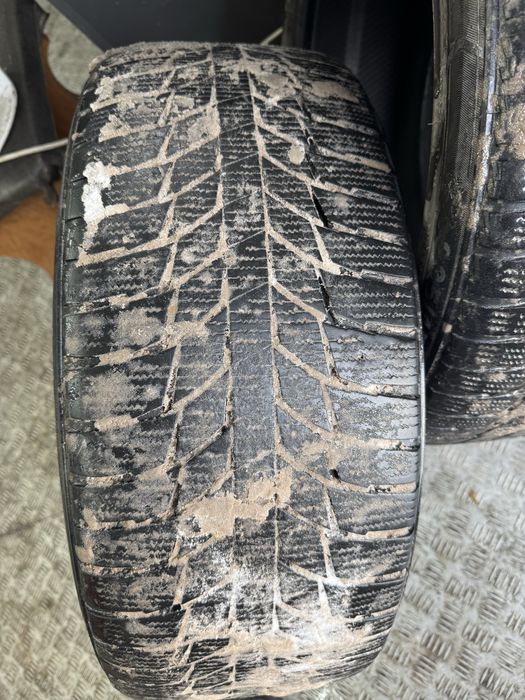 Продам шины 235/45 R18