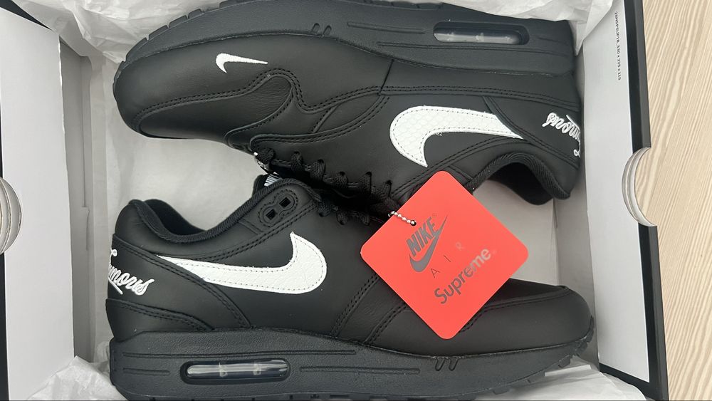 Nike Air Max 1 Supreme