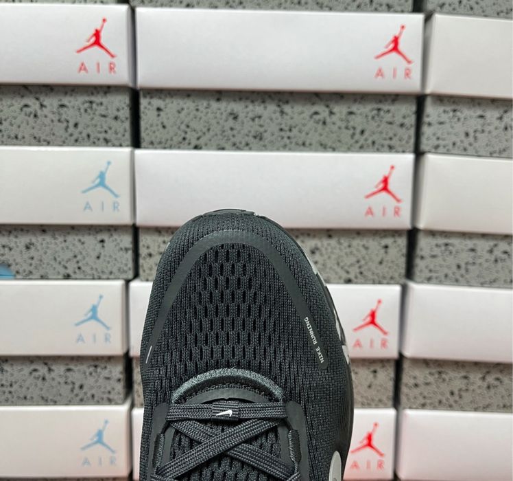 Nike vomero 18 black