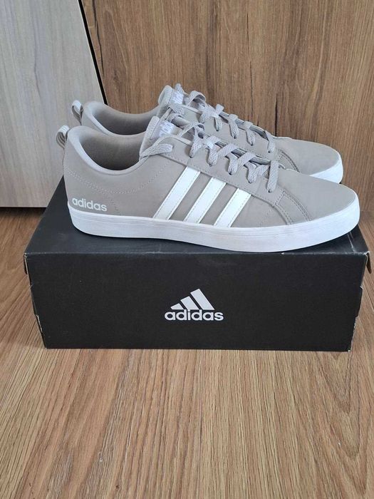 Продавам оригинални мъжки кецове Addidas