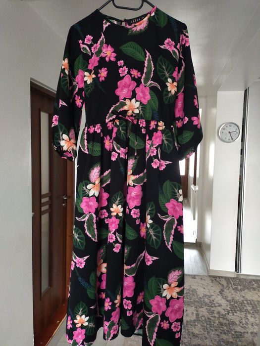 Rochii midi elegante/de birou/casual