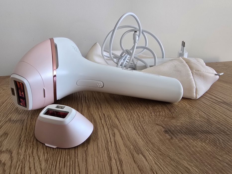 Philips Lumea Prestige IPL BRI950/00 фотоепилатор