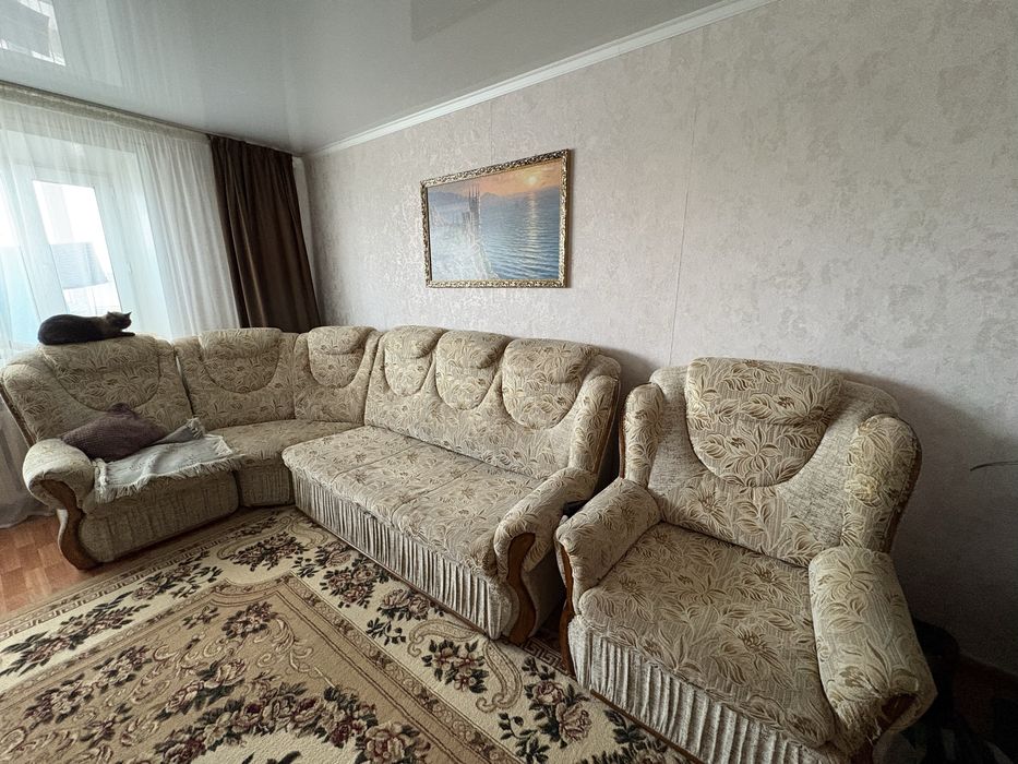 Продается мягкий уголок: диван, кресла, угол