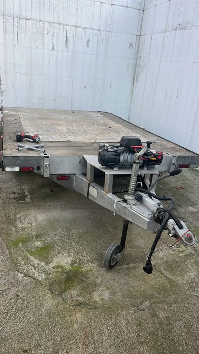 Trailer 3,5 tone nu este înmatriculat